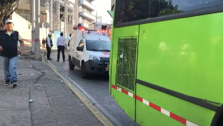 Una unidad de RTP chocó este jueves en la alcaldía Venustiano Carranza y dejó 15 heridos.