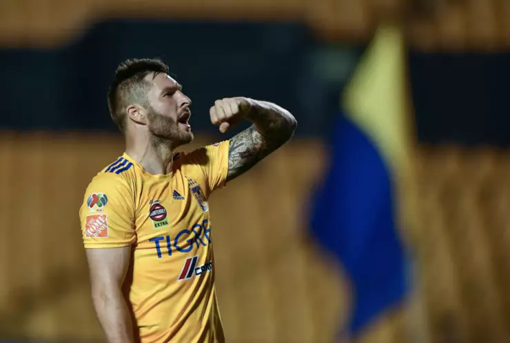 Gignac al nivel de Neymar