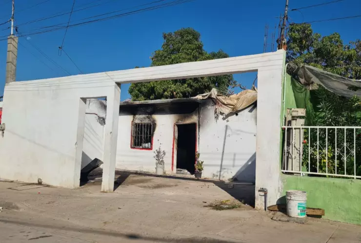 Queman y balean casa de Karla Esther, mujer levantada en la colonia Amistad en Culiacán .jpg