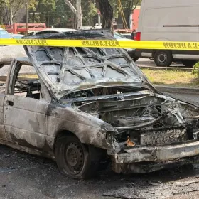 Taxi se incendia en carriles laterales de Manuel González: Otras afectaciones en CDMX|EN VIVO