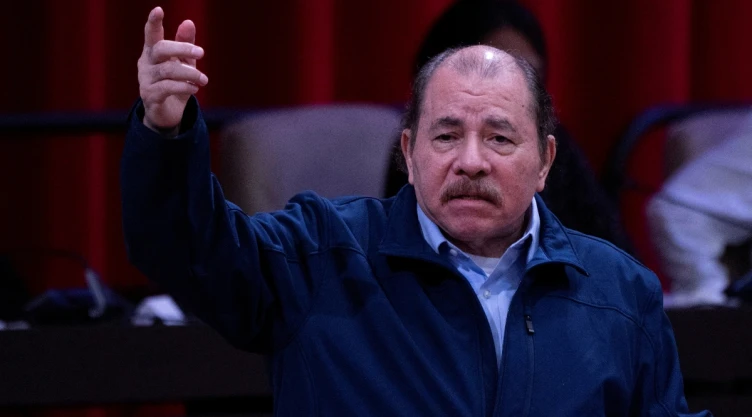 Daniel Ortega cancela dos universidades privadas