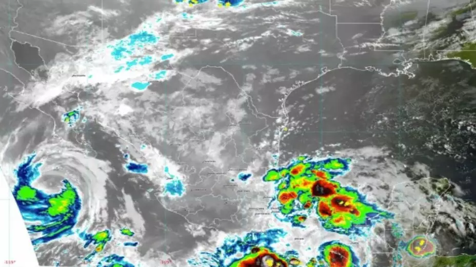 SEP suspende clases Puebla Veracruz lluvias torrenciales tormenta tropical Jerry