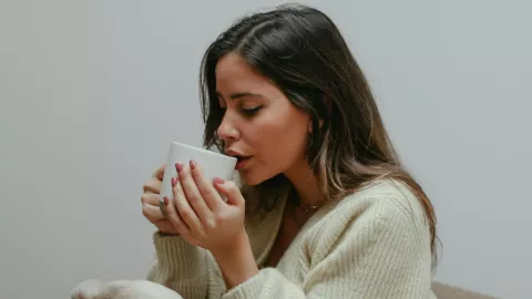 Estos son los beneficios de tomar ponche de frutas durante diciembre de 2024.jpg