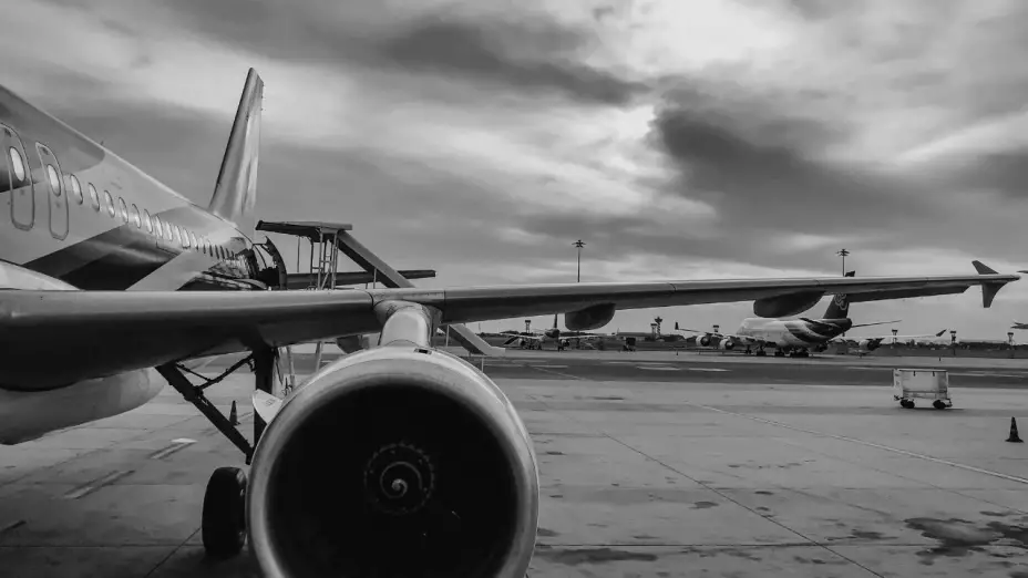 Abandonan feto en baño de avión en Hermosillo