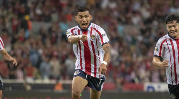 Orbelín Pineda fichaje con Chivas Clausura 2025 Liga BBVA MX