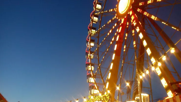 Por una chaqueta hombre muere aplastado por juego mecánico en feria.jpg