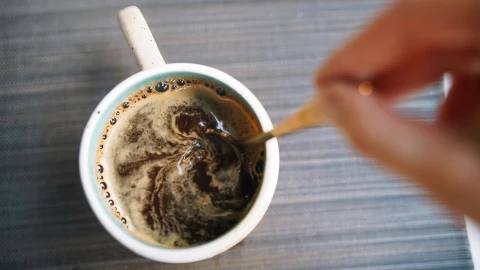 El café soluble que más cafeína aporta, según Profeco