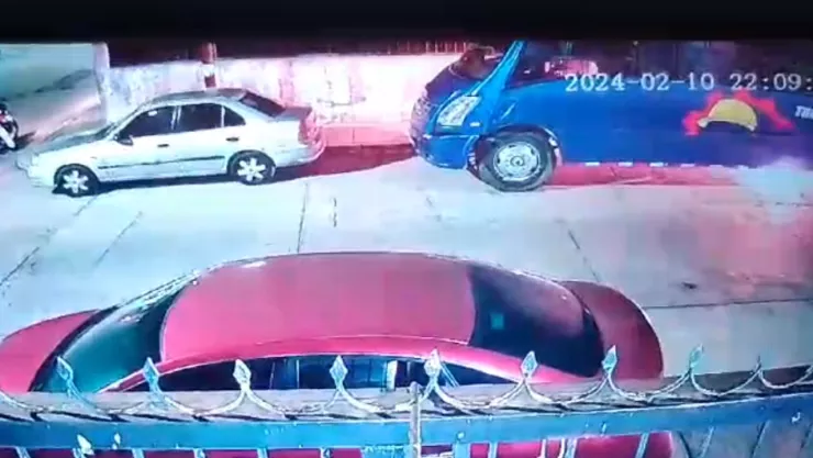Así fue captado el momento en el que queman un camión en Aguascalientes