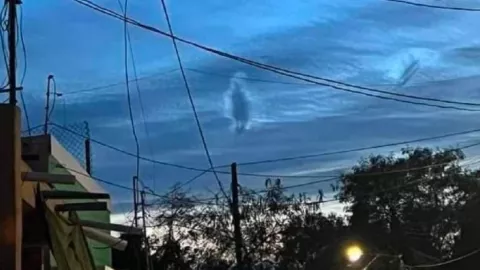 FOTOS: ¿Un demonio? Captan terrorífica figura de un jinete en el cielo