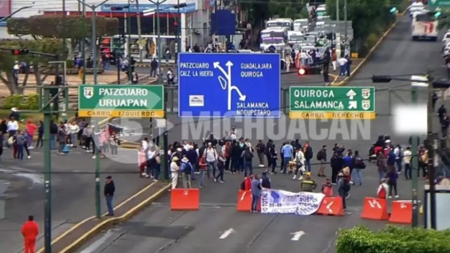 Caos vial en Morelia: Tráfico intenso y colapsado por bloqueos masivos