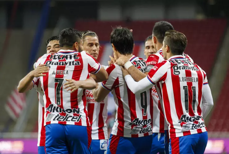 Alexis Vega usará el dorsal número 10 con Chivas