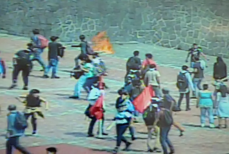 Presuntos porros agreden a estudiantes frente a Rectoría UNAM