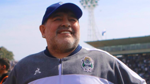 Falsifican firma de Diego Armando Maradona 