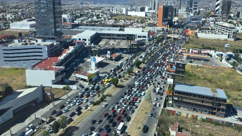 Cierre de la Vía Atlixcáyotl hoy 10 de abril de 2025
Crédito: Carlos Martín Huerta