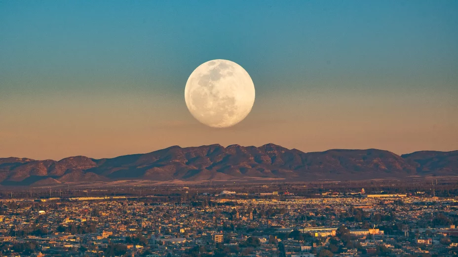 Luna de Nieve: ¿Qué es, cuándo y dónde disfrutar este fenómeno astronómico?