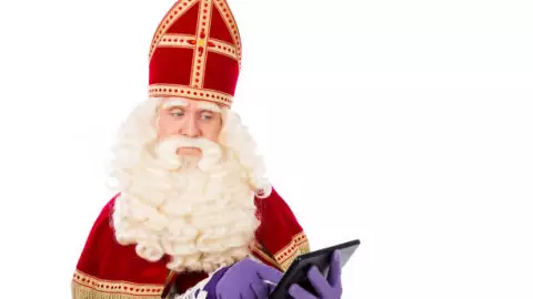 ¿Cómo eran las vestimentas del obispo que usaban los Sinterklaas holandeses?