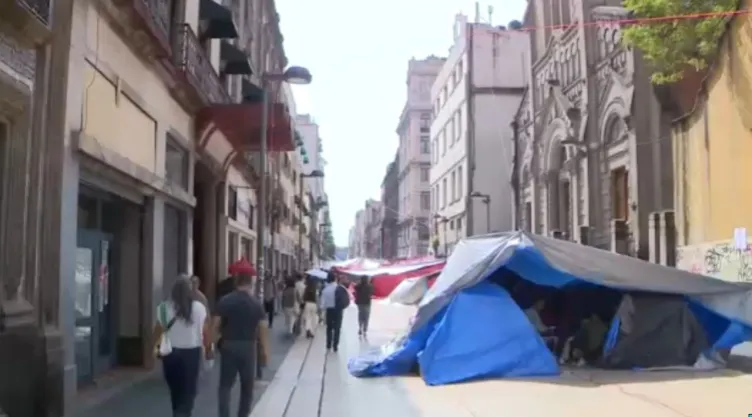 Comerciantes del Centro Histórico denuncian pérdidas millonarias por plantón de la CNTE