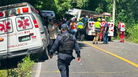 autobús-pasajeros-cae-barranco-coscomatepec-muertos-heridos-veracruz