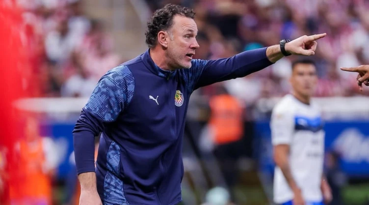 Gabriel Milito, DT de Chivas