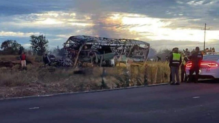 Maxipista Mazatlán-Culiacán choque autobus pasajeros muertos