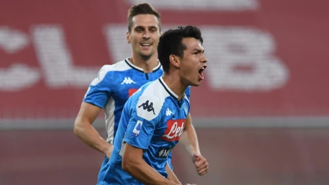 Con gol del ‘Chucky’ Lozano, Napoli gana y respira en la Serie A