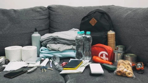 qué debe tener la mochila de emergencia