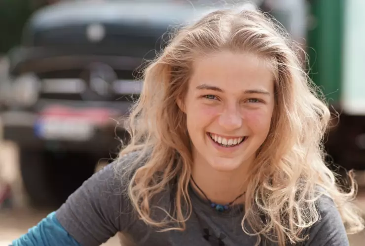 ¿Por qué explotamos de la risa durante una conversación? La ciencia detrás de las carcajadas incontrolables