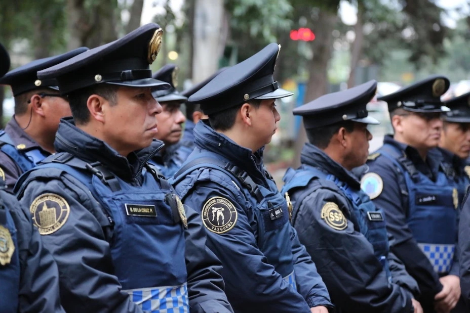 Policías