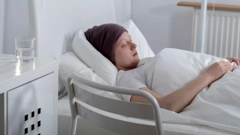 FDA aprueba primer tratamiento génico contra cáncer en EEUU