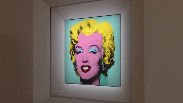 NUEVA_YORK_MARILYN_WARHOL_DINOSAURIO.jpg