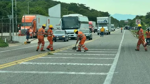 Conductores en Chiapas advierten sobre riesgo de ponchallantas