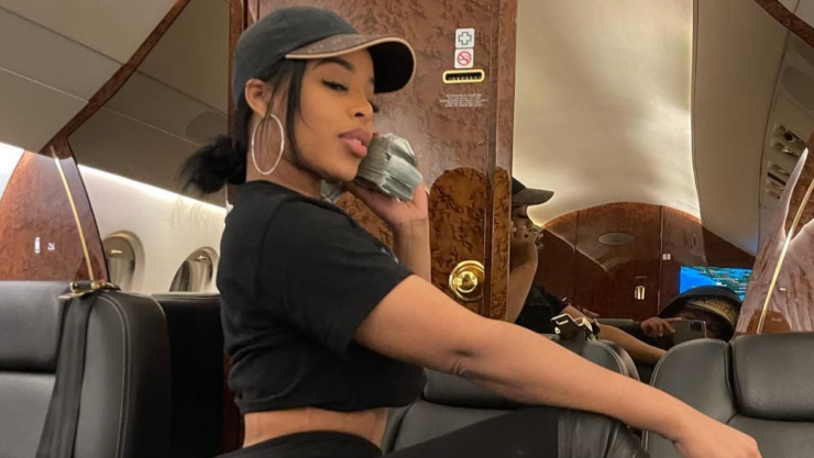 Le quitan la vida a tiros a querida influencer; la hallaron en su auto