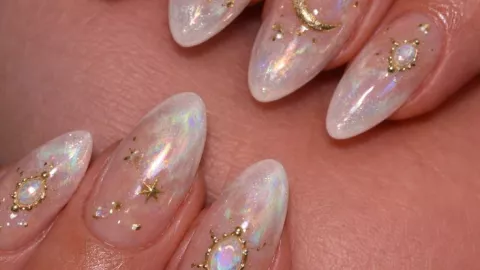 Gem nails con una piedra central