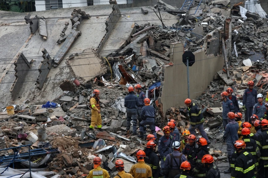 Edificio colapsa sobre vivienda habitada en Brasil