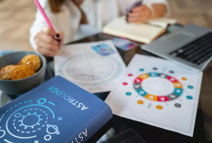 Tener en cuenta el ascendente es fundamental para saber qué nos quieren decir los astros.