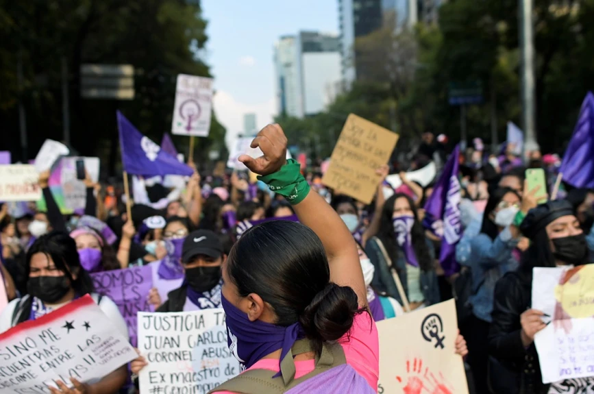 Marcha del 25N sobre Paseo de la Reforma