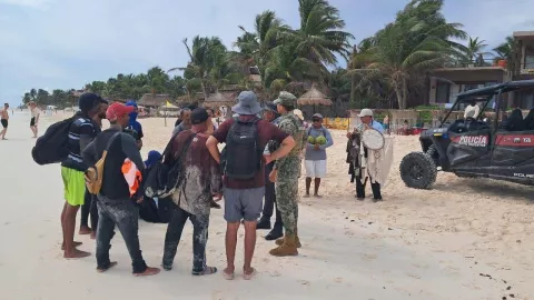 Arriban embarcación hechiza a Tulum con 12 cubanos a bordo