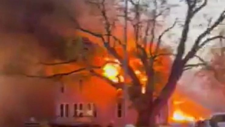 Trabajador golpeó accidentalmente tubería de gas y desencadenó fatal explosión en EU; muere un niño y hay varios heridos