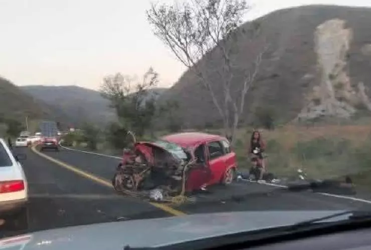 Fuerte accidente en la carretera Chilpancingo-Iguala deja cuatro lesionados hoy, 10 de marzo