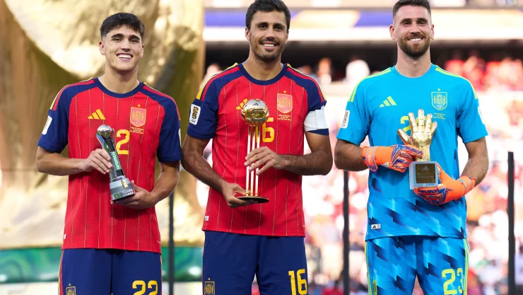 Unai Simón Rodri y Cubarsí España premios individuales