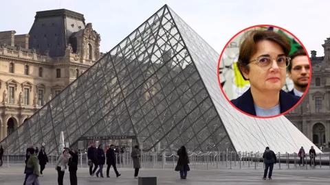 Directora de Louvre renuncia