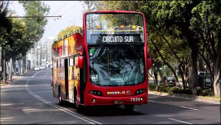 Las unidades de Turibús salen del paradero de Indios Verdes a partir de las 6:00 horas con destino a Universidad y el servicio solo opera hasta las 10 de la mañana.