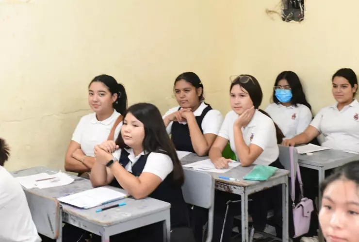 Escuelas en Sinaloa no deben cobrar cuotas escolares