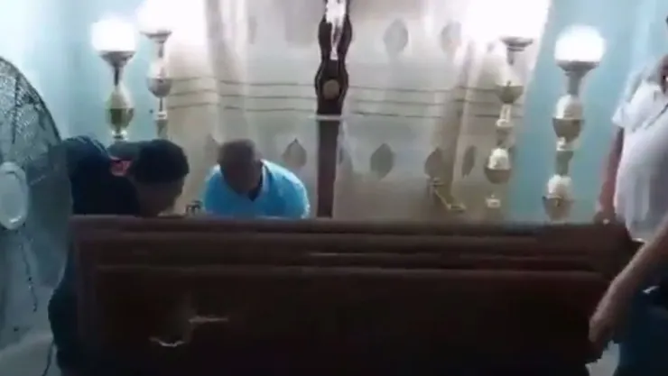 VIDEO Mujer revivió en su velorio en Babahoyo, Ecuador