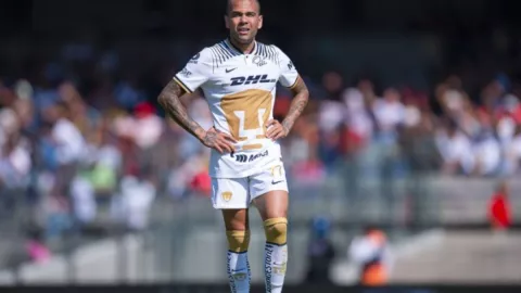 Defensa de Dani Alves admite que hubo “sexo consentido” en discoteca