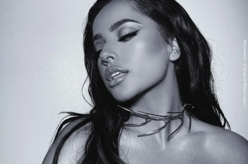Becky G en blanco y negro..jpg