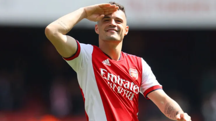 Granit Xhaka festejando un gol con el Arsenal.jpg