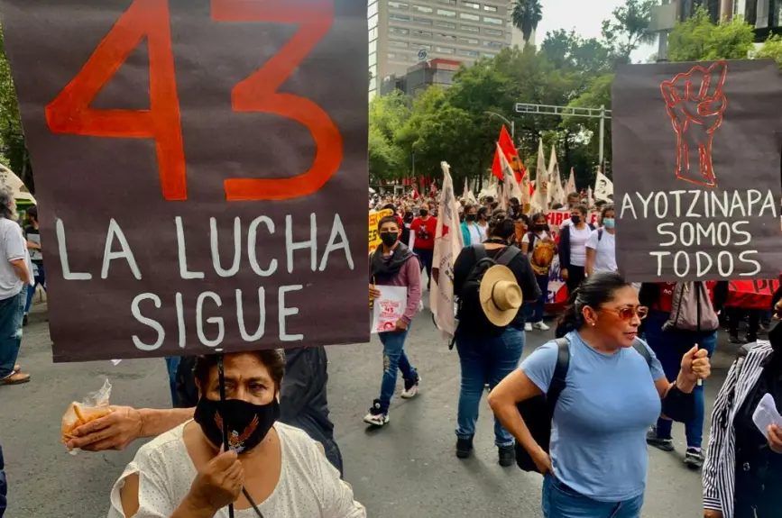 Ayotzinapa 43 normalistas marcha 2022