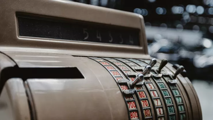 Madre roba más de $600 mil dólares y termina con la vida de su familia.jpg