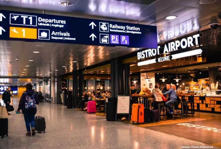 aeropuerto munich mujer viaja restos esposo.jpg